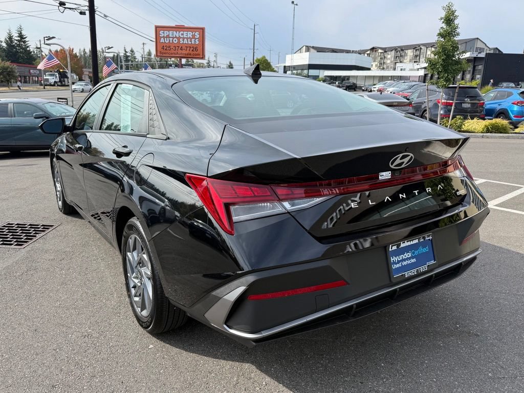 Certified 2025 Hyundai Elantra Hybrid FWD image 3