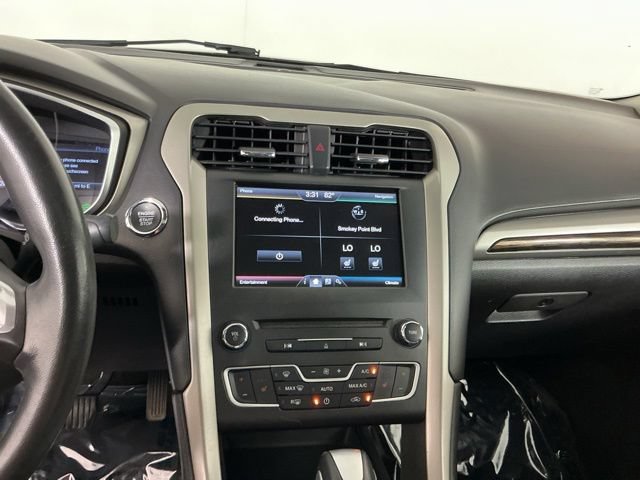 Used 2016 Ford Fusion SE w/ Equipment Group 502A FWD image 18