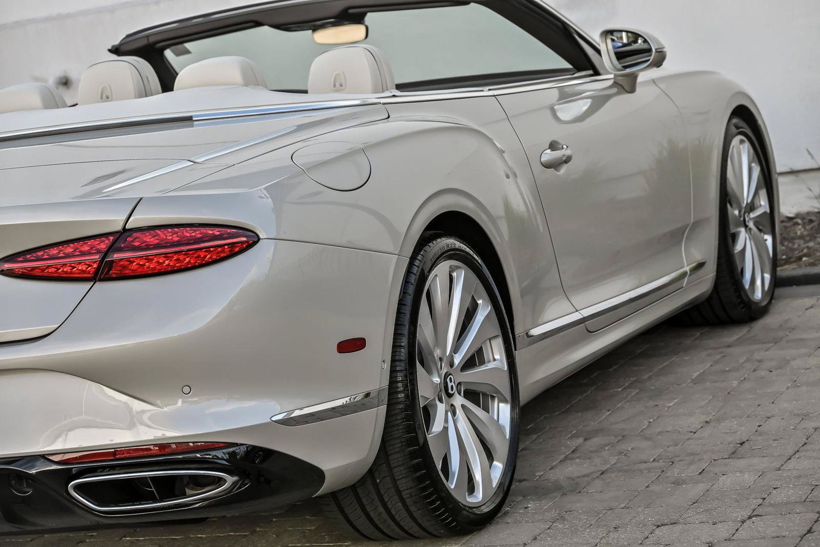 New 2026 Bentley Continental GTC AWD/4WD image 9