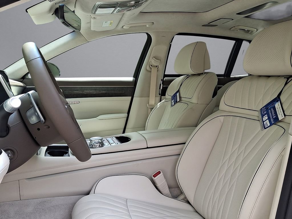 Used 2025 Genesis G90 3.5T AWD/4WD image 11