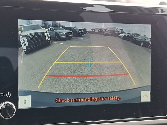 Used 2025 Toyota Camry SE image 16