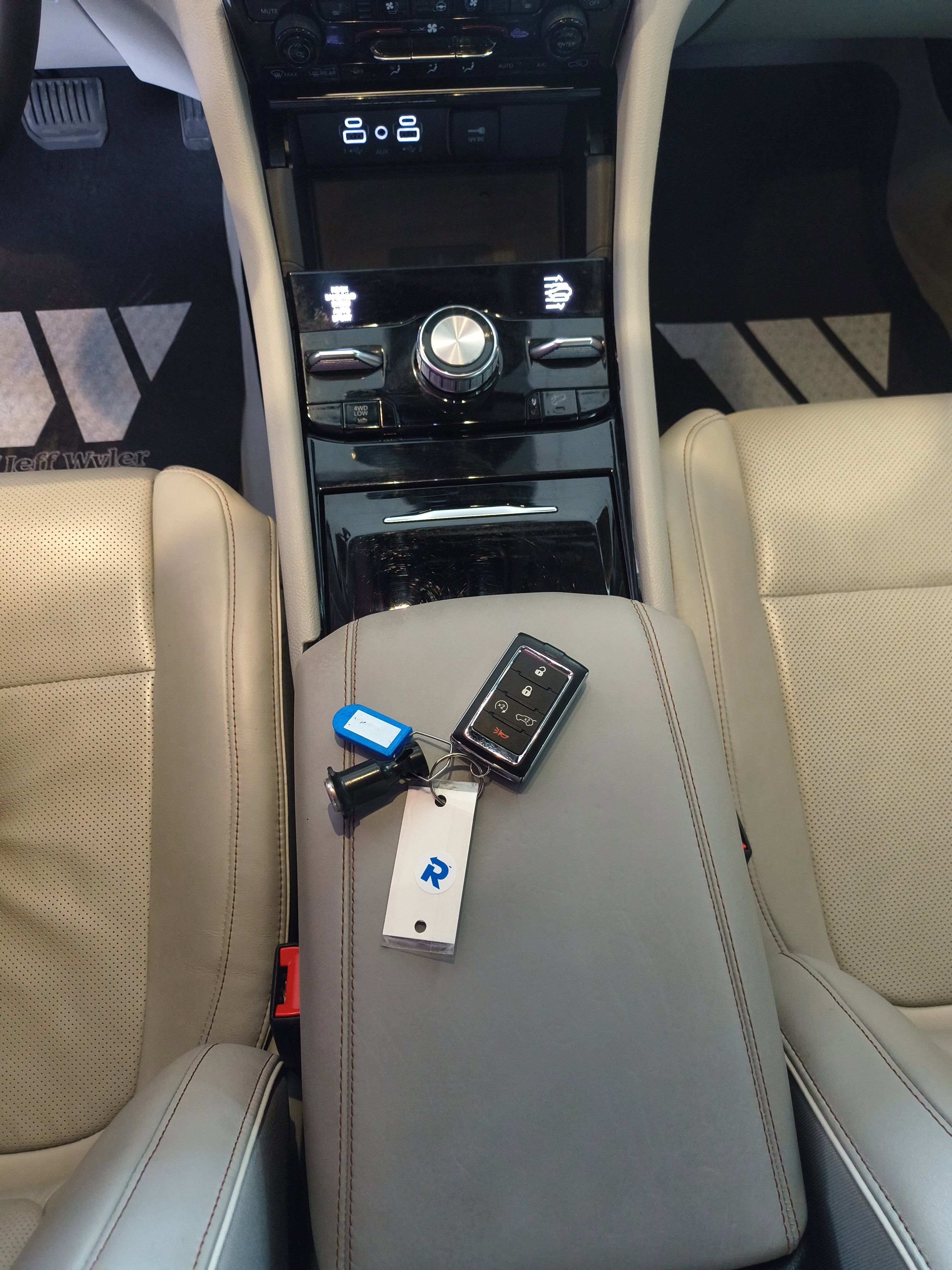 Used 2023 Jeep Grand Cherokee L Overland w/ Luxury Tech Group IV image 17