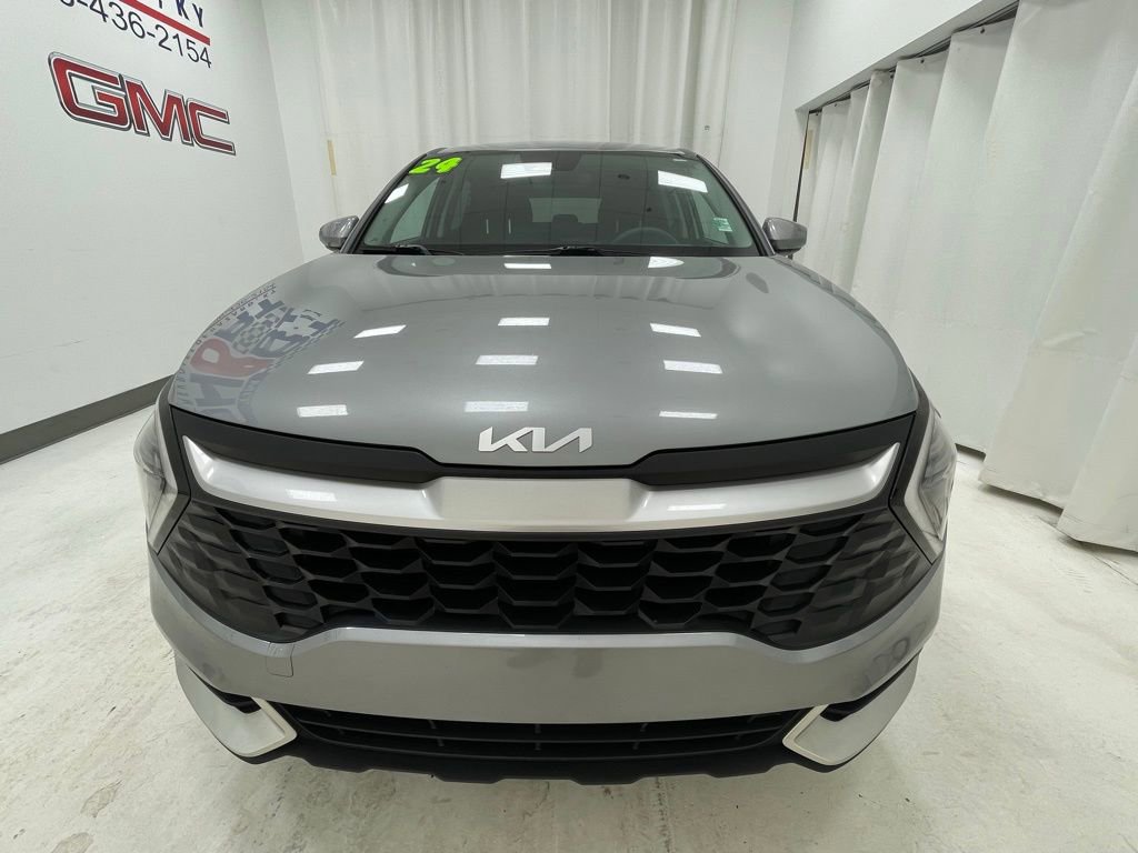 Used 2024 Kia Sportage LX image 2