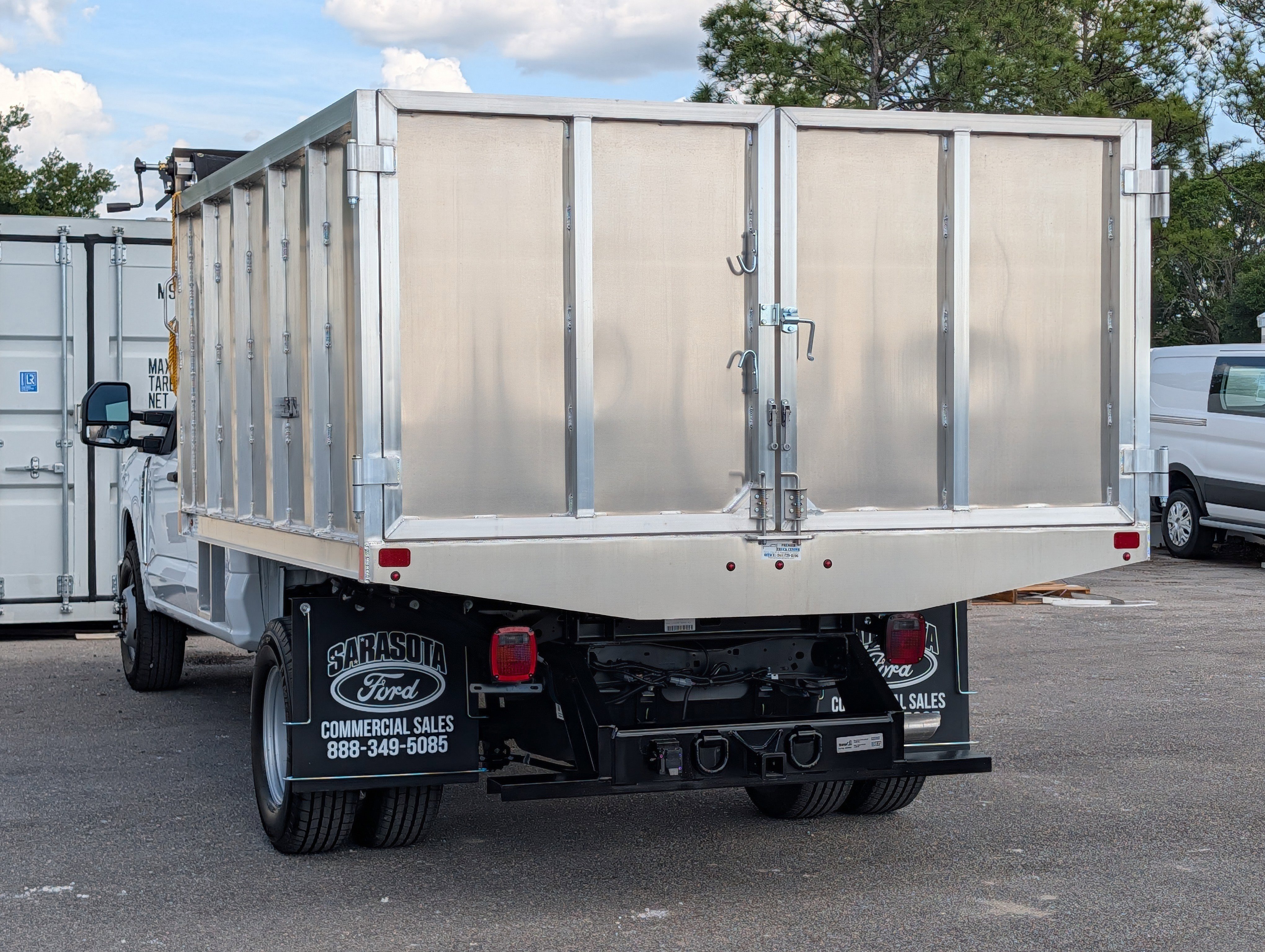 New 2026 Ford F350 XL w/ XL Chrome Package RWD image 7