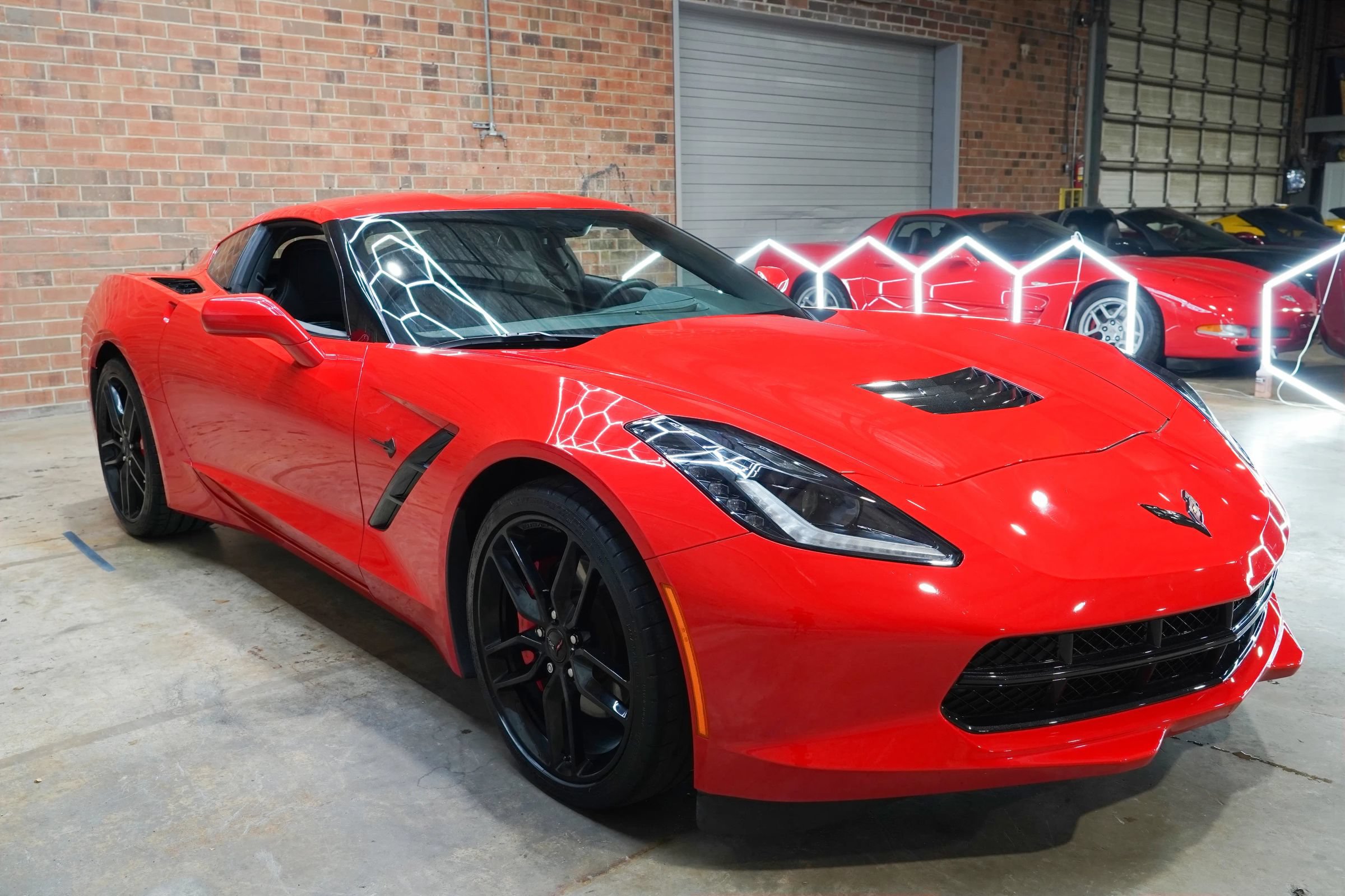 Used 2019 Chevrolet Corvette Stingray Coupe w/ Carbon Flash Badge Package RWD image 21