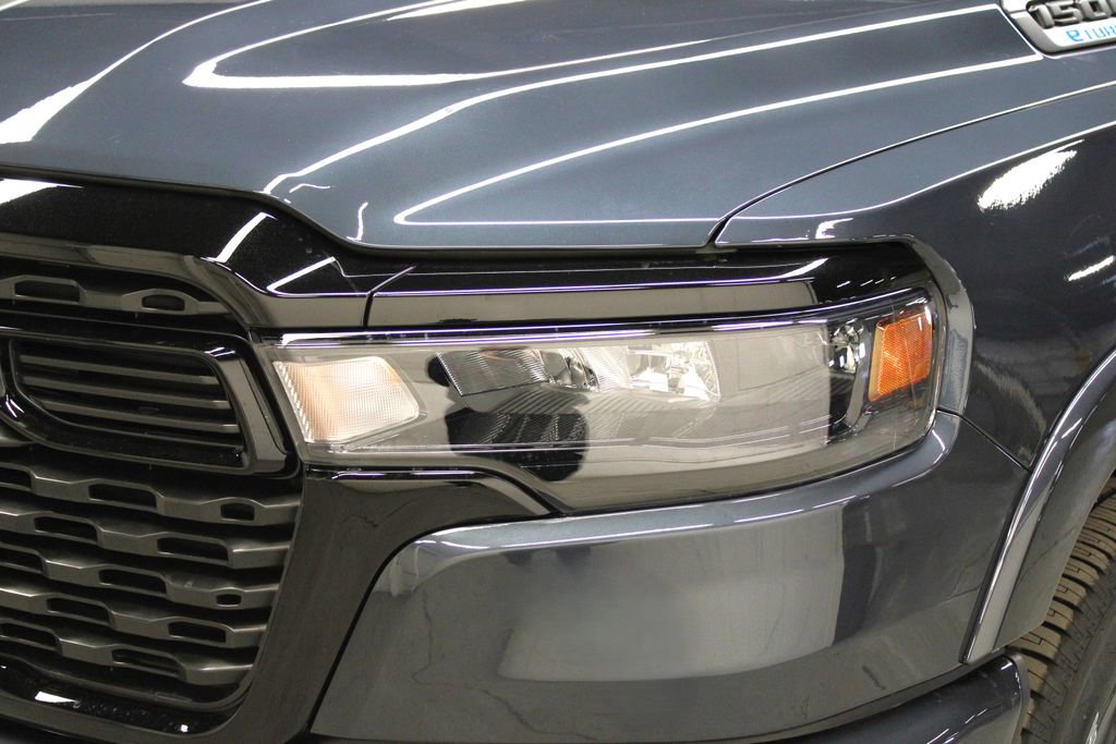 New 2026 RAM 1500 4x4 Crew Cab image 37