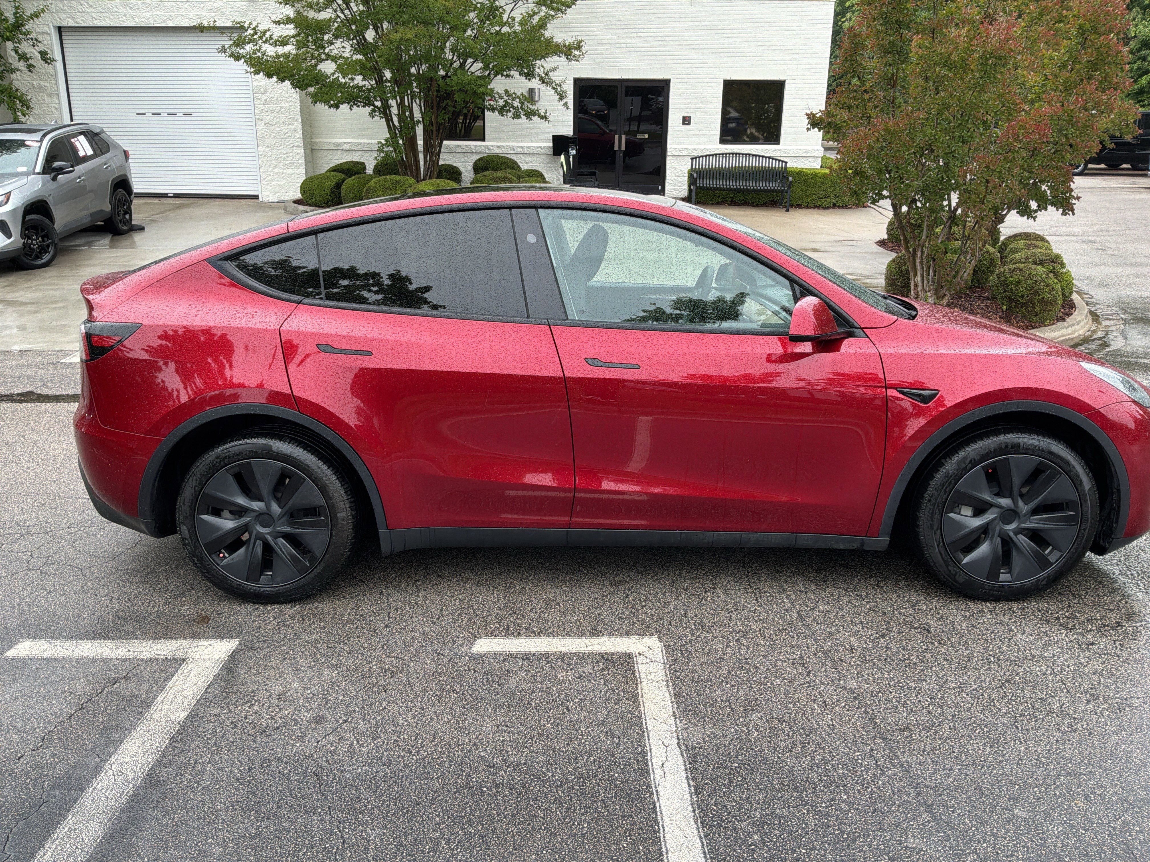 Used 2024 Tesla Model Y Long Range AWD/4WD image 11
