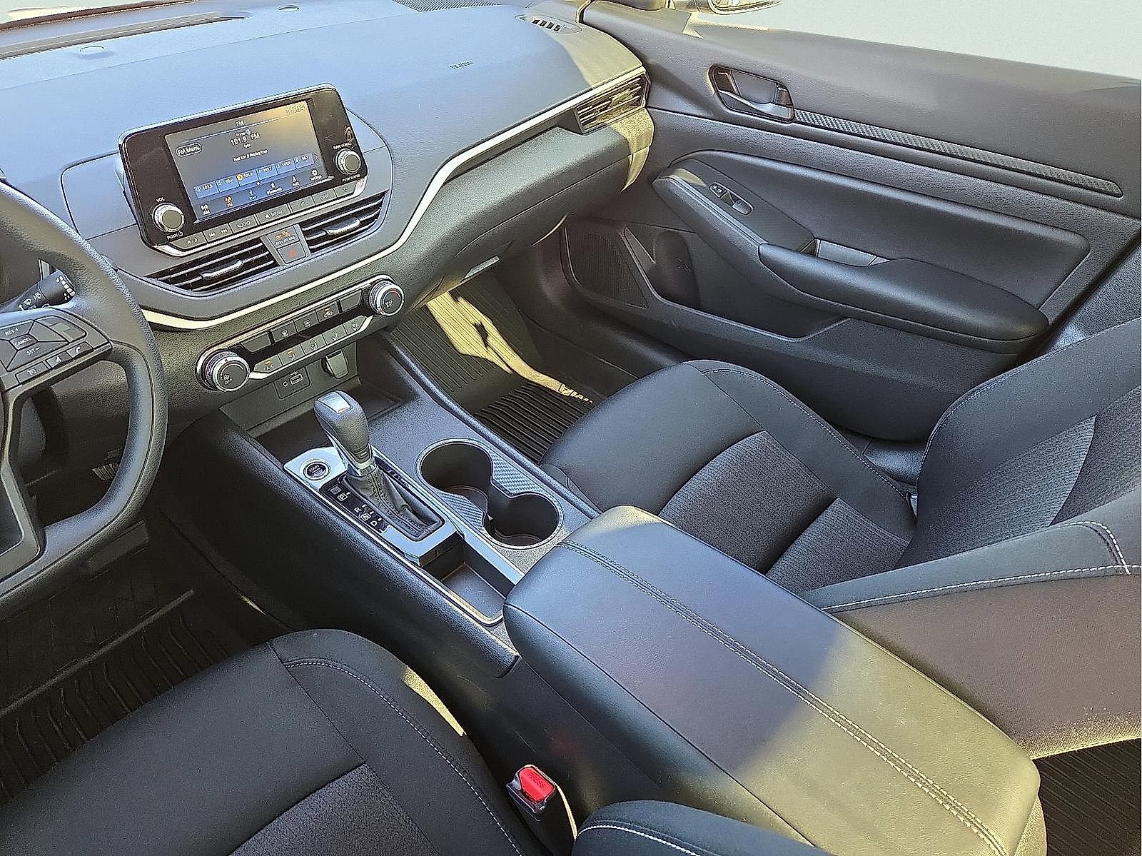 Used 2024 Nissan Altima 2.5 S image 11