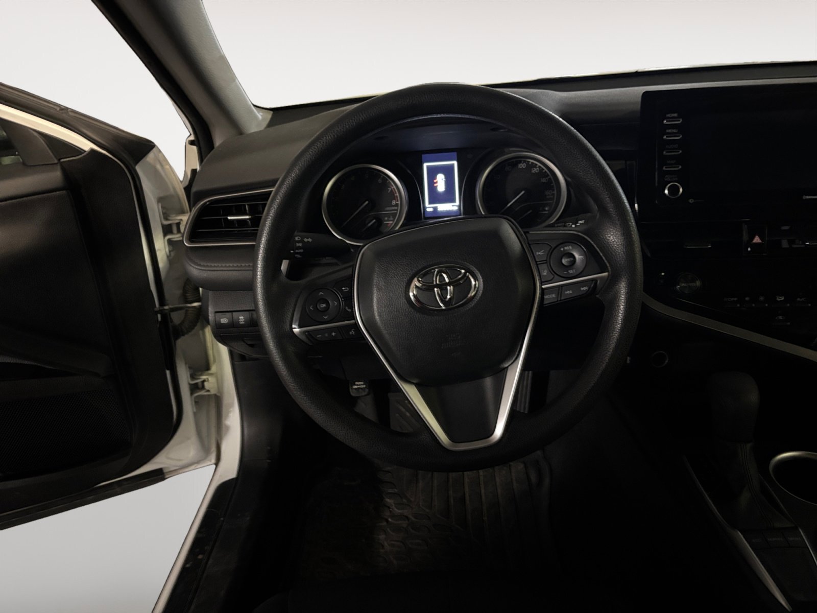 Used 2023 Toyota Camry LE w/ Convenience Package FWD image 12