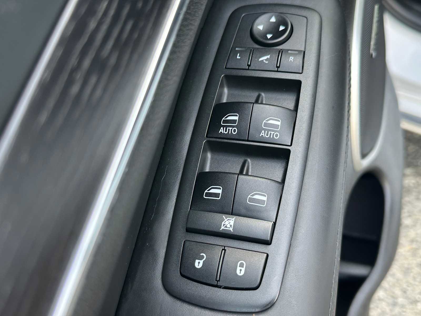 Used 2018 Jeep Grand Cherokee Summit w/ Platinum Series Group image 21