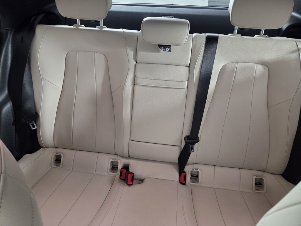 Used 2023 Mercedes-Benz CLA 250 4MATIC w/ Premium Package image 25