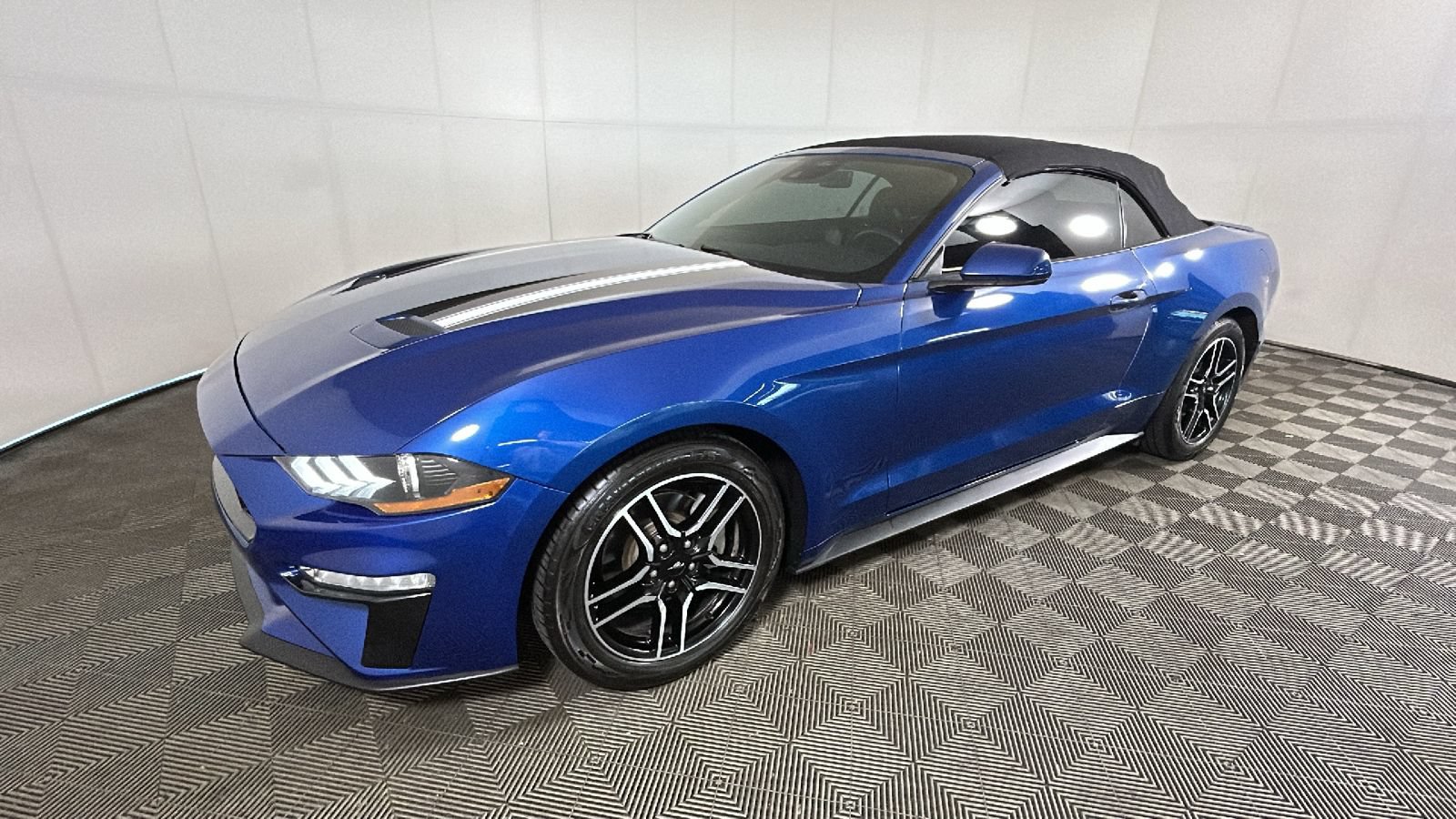 Used 2023 Ford Mustang Premium RWD image 8