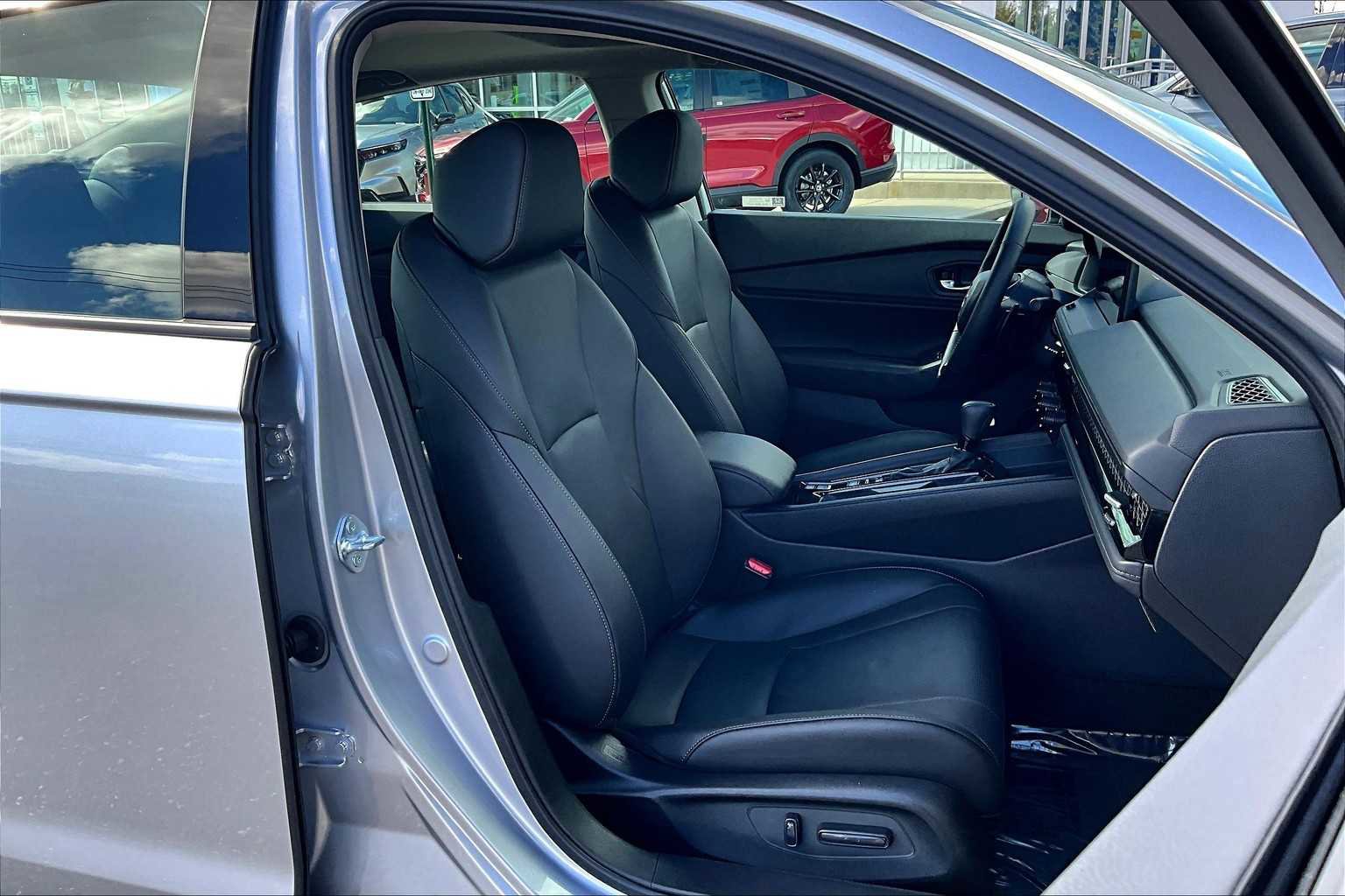 Used 2025 Honda Accord EX-L image 8