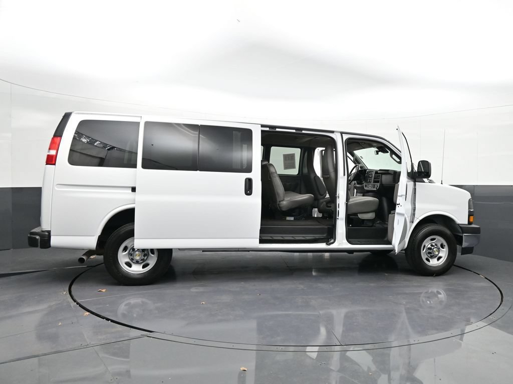 Certified 2024 Chevrolet Express 3500 LT w/ LT Preferred Equipment Group RWD image 38