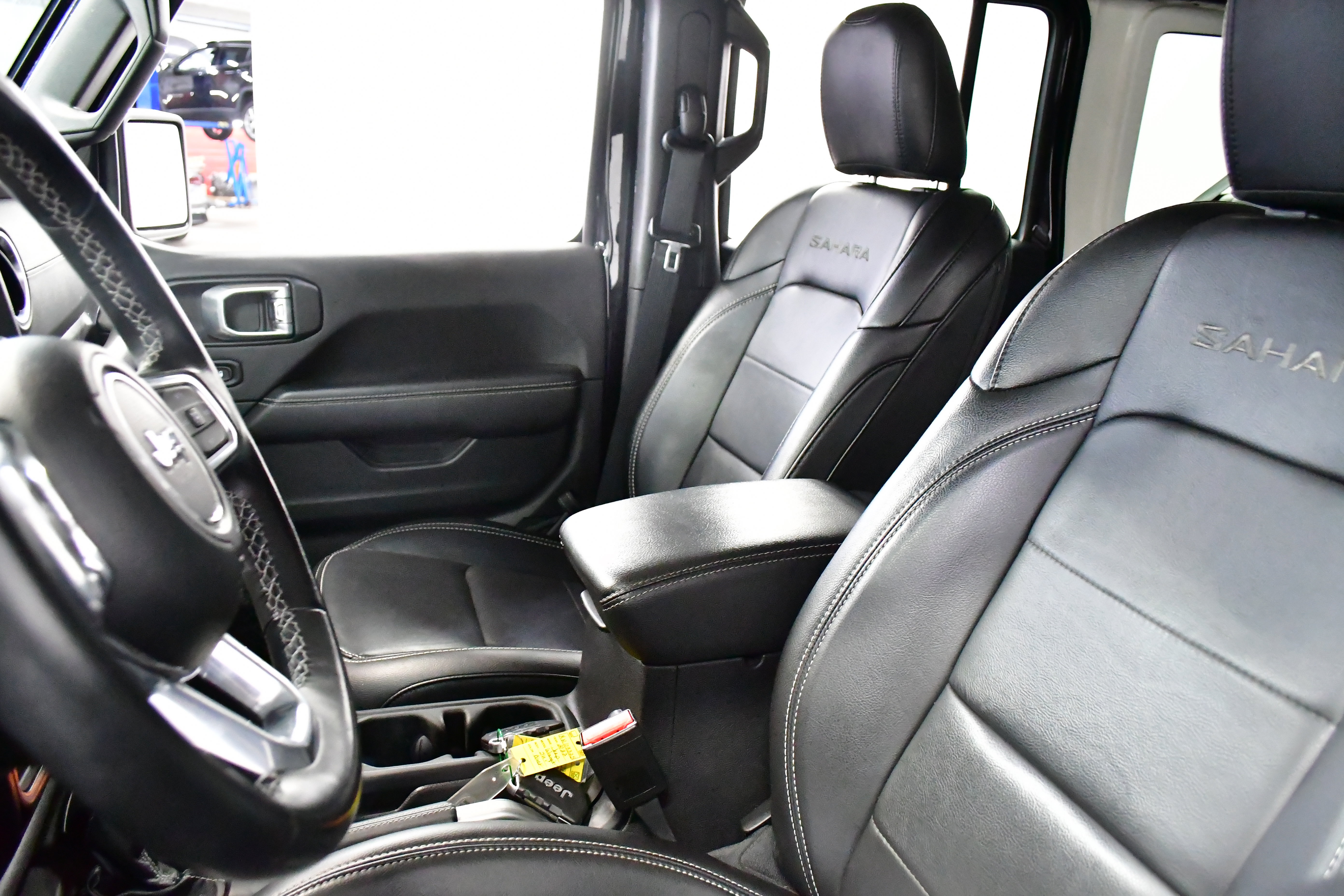 Used 2022 Jeep Wrangler Unlimited Sahara image 13