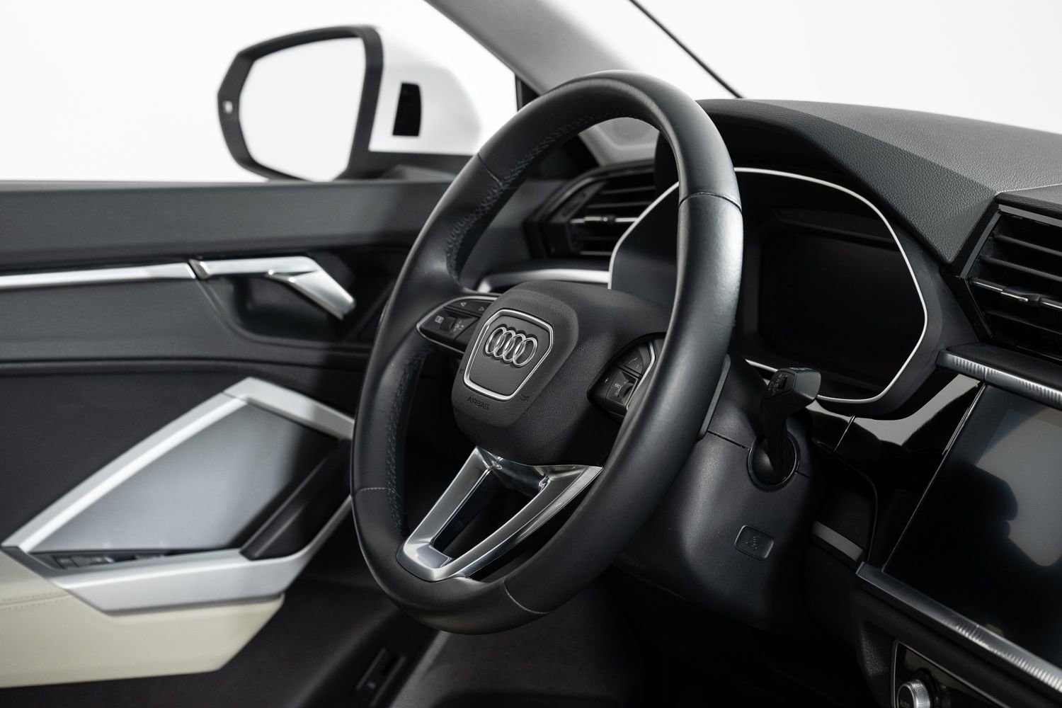 Used 2021 Audi Q3 2.0T Premium Plus w/ Premium Plus Package image 25