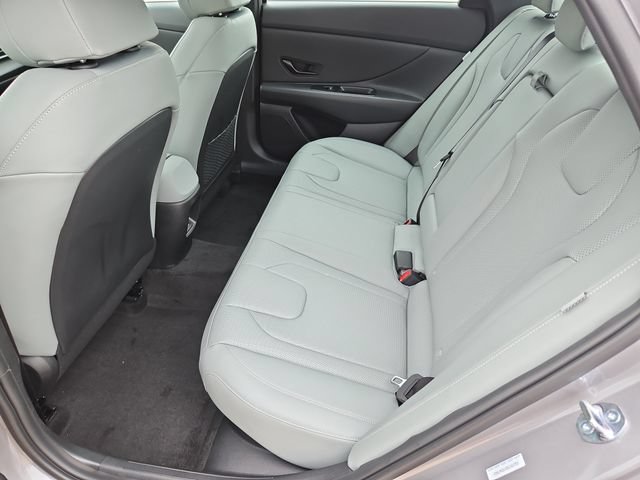 Used 2025 Hyundai Elantra Limited FWD image 20