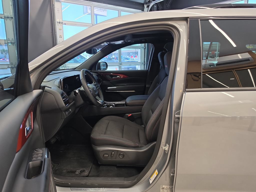 Used 2024 Chevrolet Traverse Z71 AWD/4WD image 13