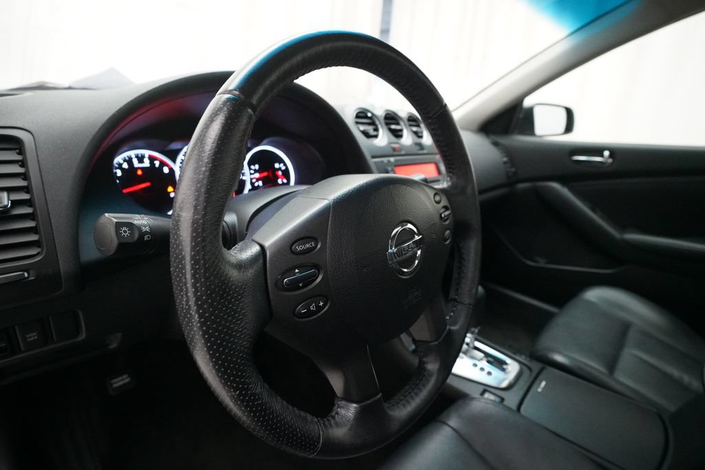 Used 2010 Nissan Altima 2.5 SL w/ SL Pkg FWD image 8