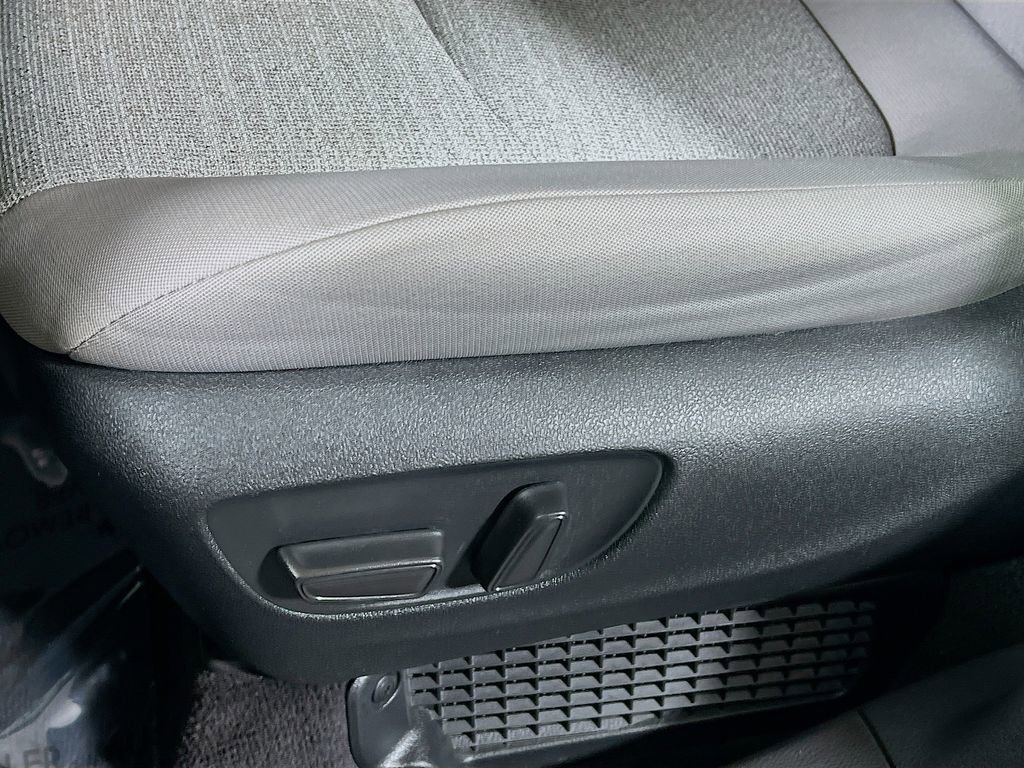 Certified 2023 Toyota Sienna LE FWD image 18