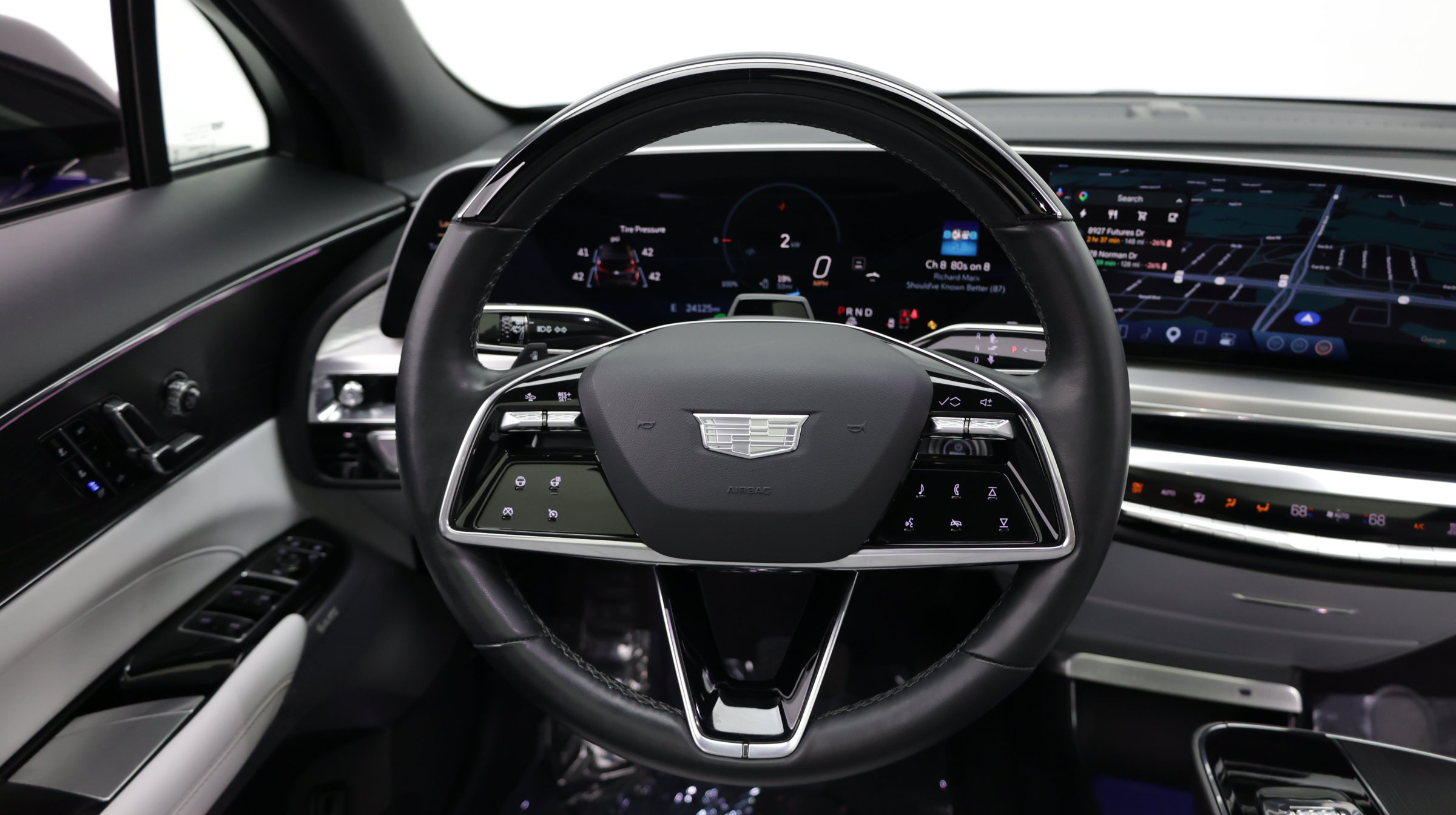 Used 2024 Cadillac Lyriq Sport AWD/4WD image 32