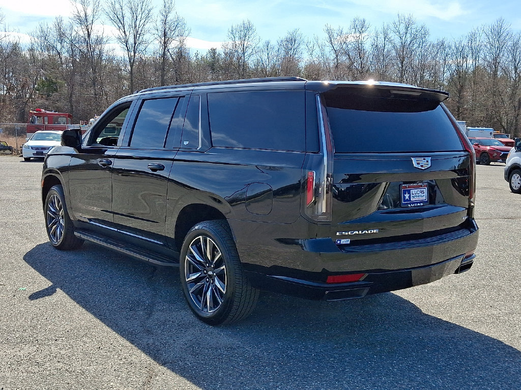 Used 2023 Cadillac Escalade ESV Sport AWD/4WD image 8