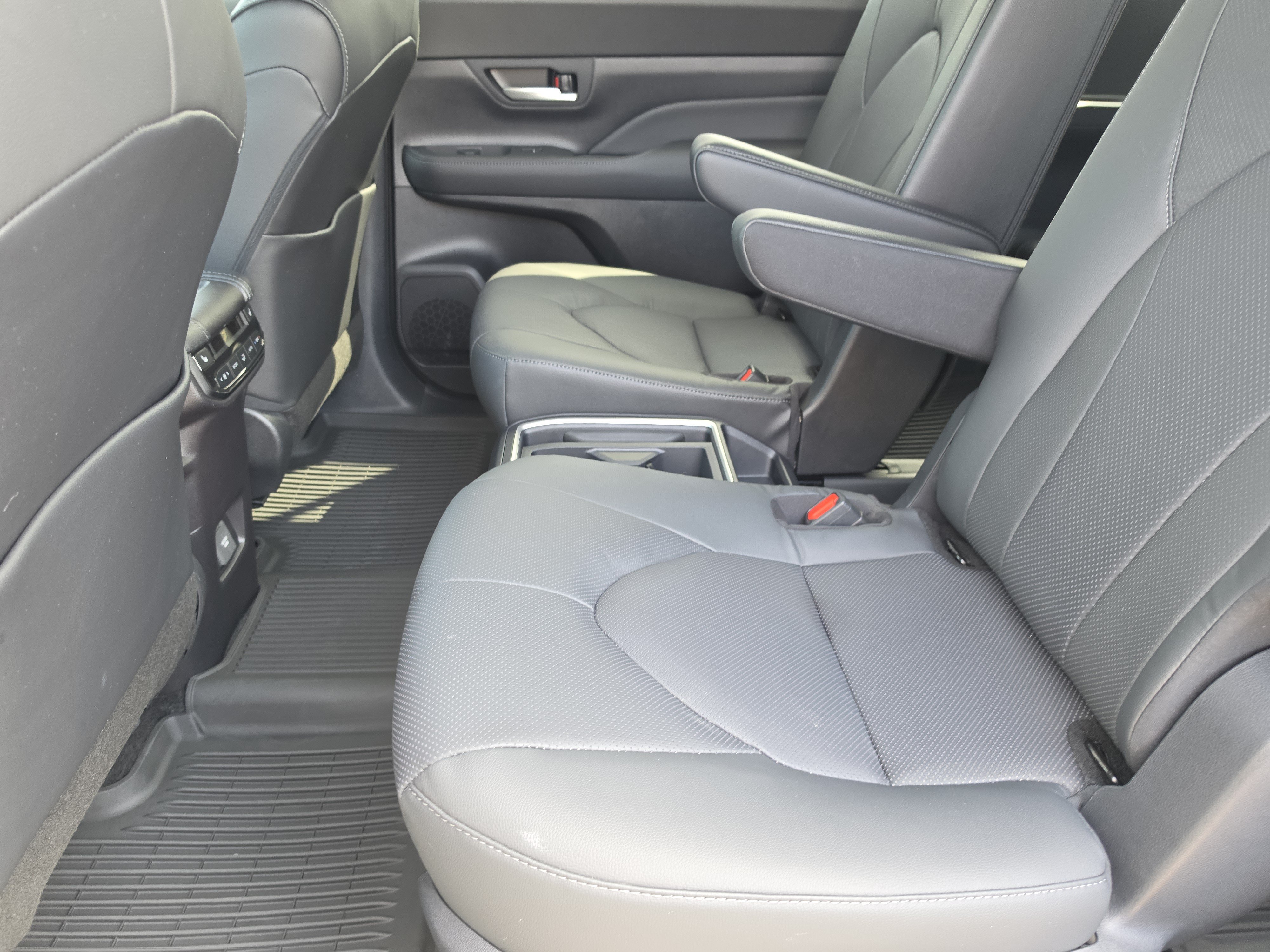Certified 2025 Toyota Grand Highlander AWD image 10