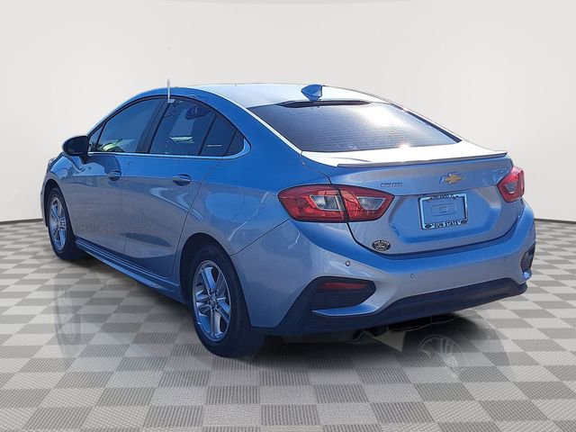 Used 2017 Chevrolet Cruze LT w/ Convenience Package image 4