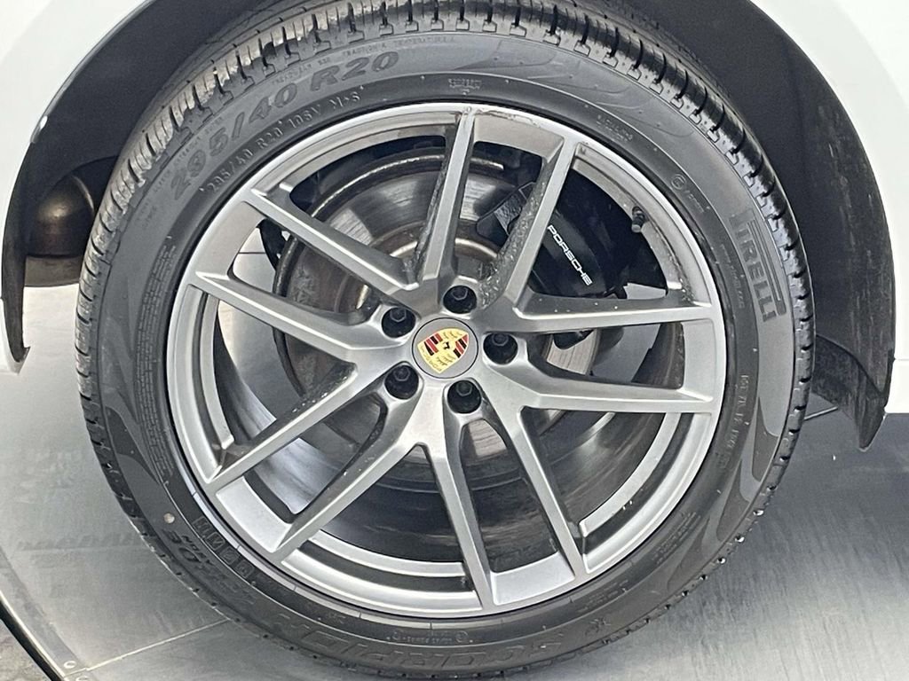 Certified 2025 Porsche Macan Turbo AWD/4WD image 13