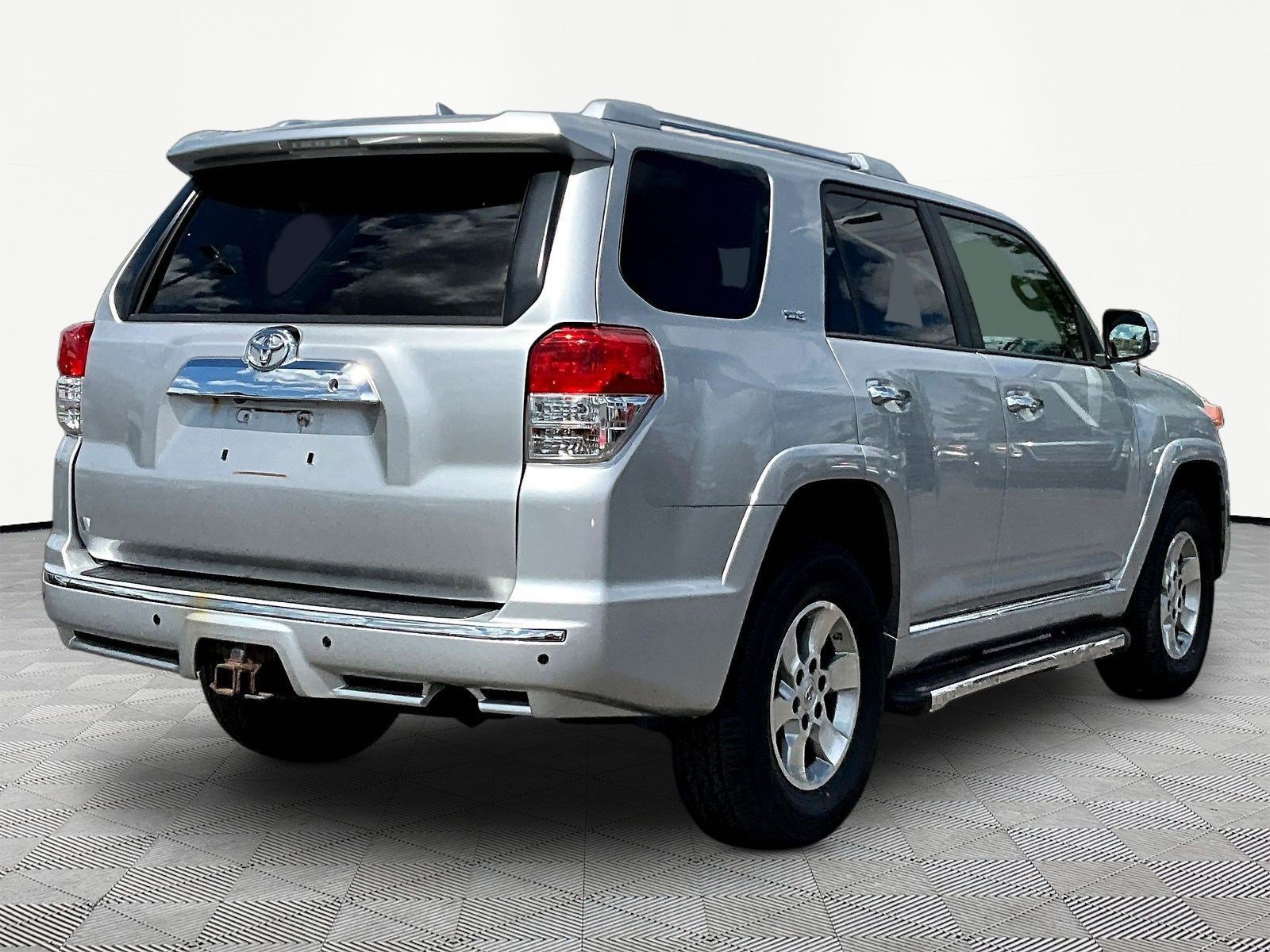 Used 2013 Toyota 4Runner SR5 AWD/4WD image 6