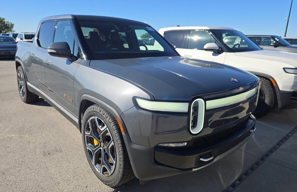 Used 2022 Rivian R1T Adventure image 3