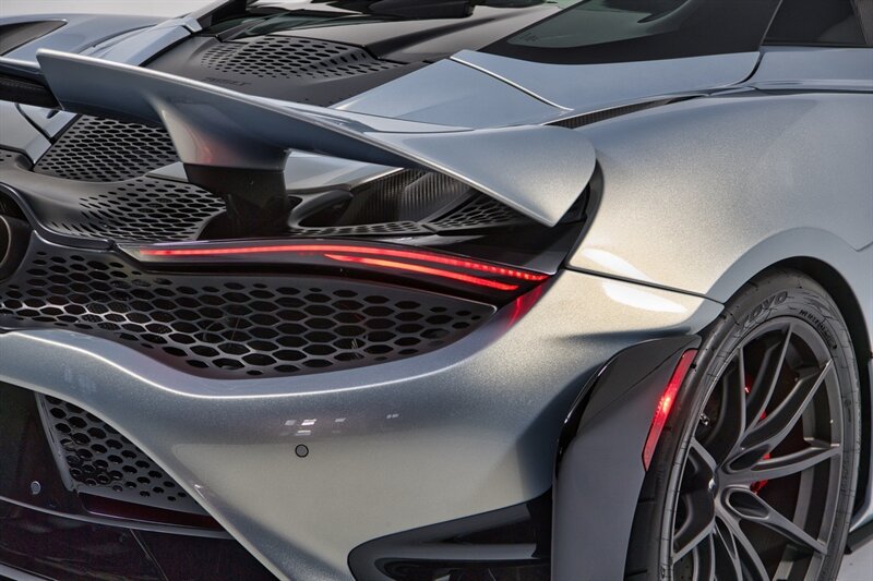 Used 2022 McLaren 765LT RWD image 40