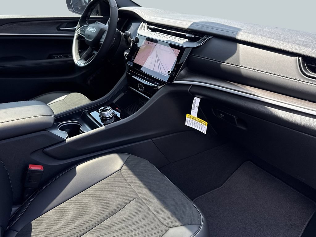 New 2026 Jeep Grand Cherokee Altitude RWD image 35