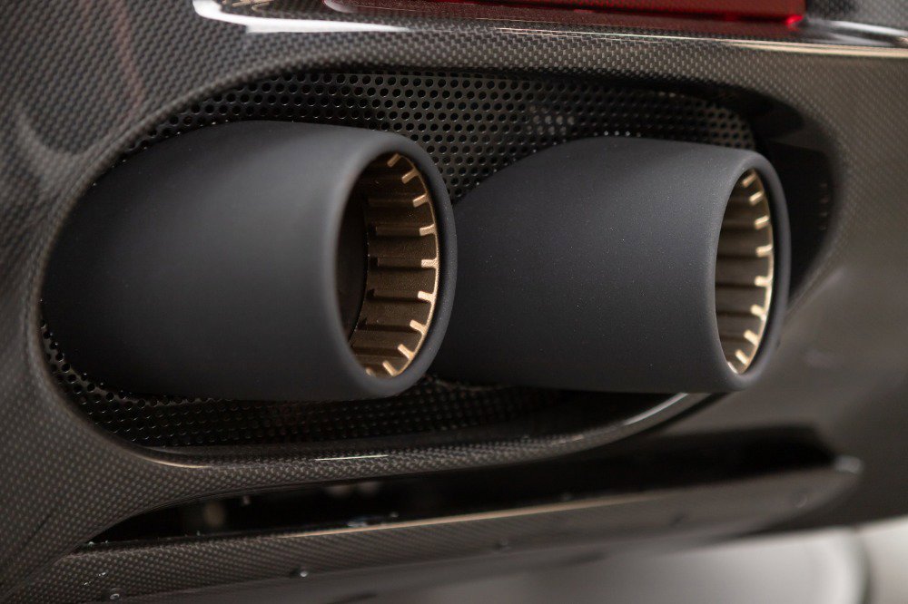 Used 2024 Ferrari Roma Spider image 41
