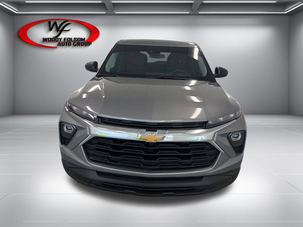 Used 2025 Chevrolet TrailBlazer LS w/ LS Convenience Package FWD image 2
