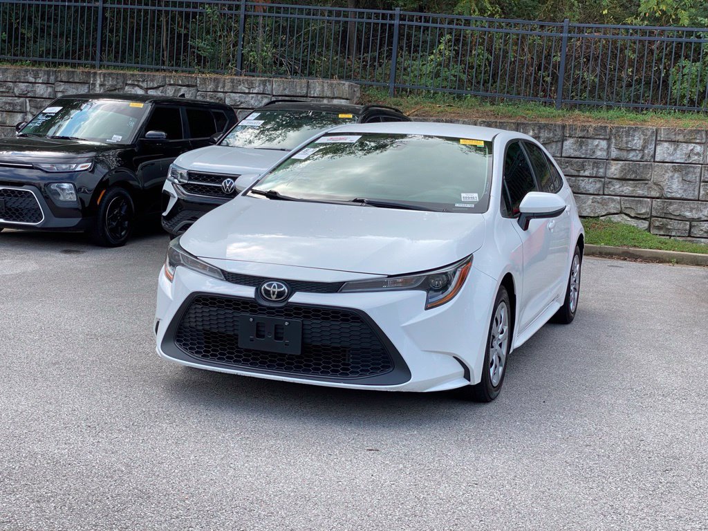 Used 2022 Toyota Corolla LE FWD image 3