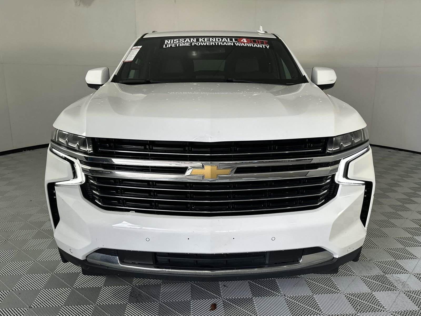Used 2022 Chevrolet Suburban LT RWD image 3