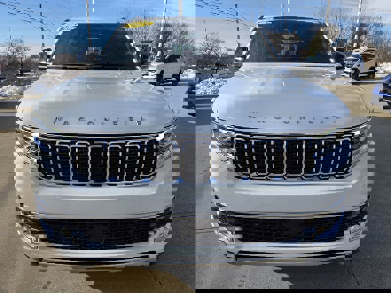 Used 2024 Jeep Wagoneer L Series II image 8