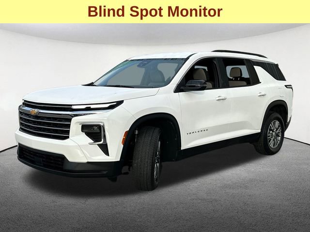 Used 2025 Chevrolet Traverse LT image 5