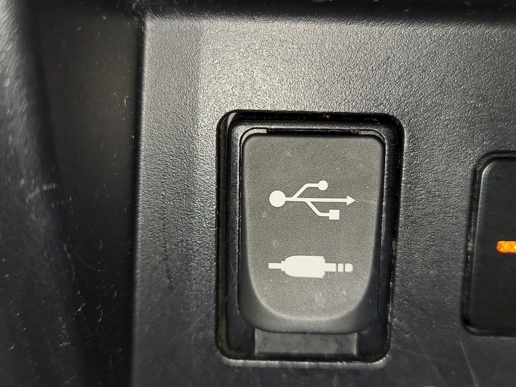 Used 2014 Toyota 4Runner Limited AWD/4WD image 25