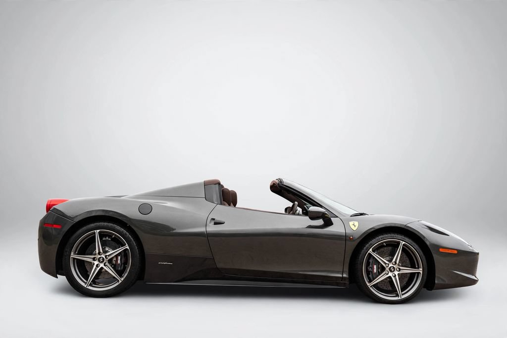 Used 2013 Ferrari 458 Spider RWD image 3