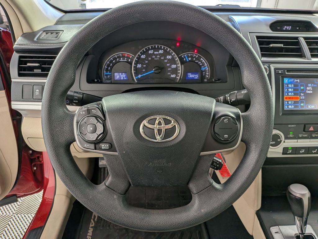 Used 2012 Toyota Camry LE FWD image 13