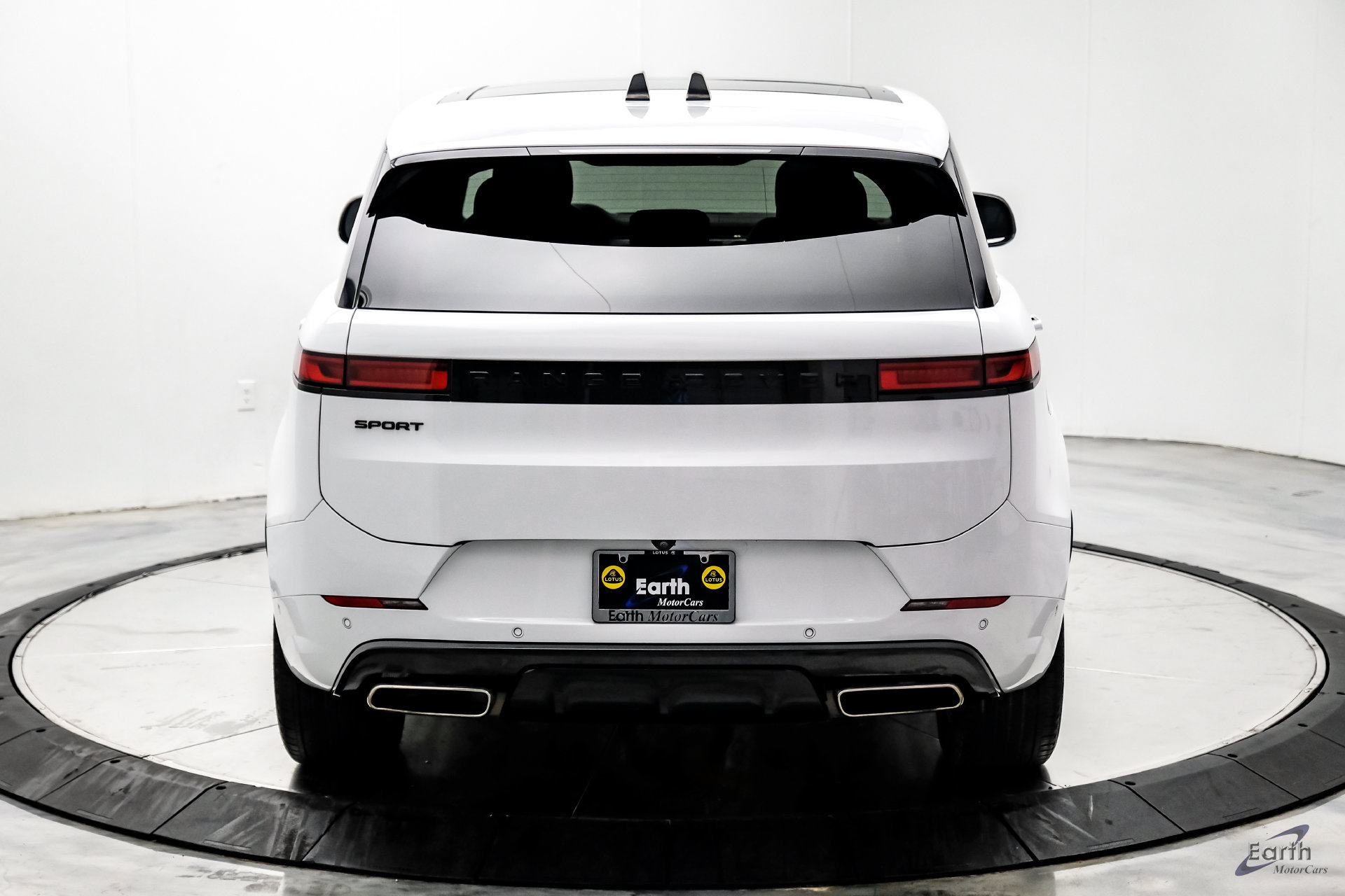 Used 2024 Land Rover Range Rover Sport Dynamic SE AWD/4WD image 13
