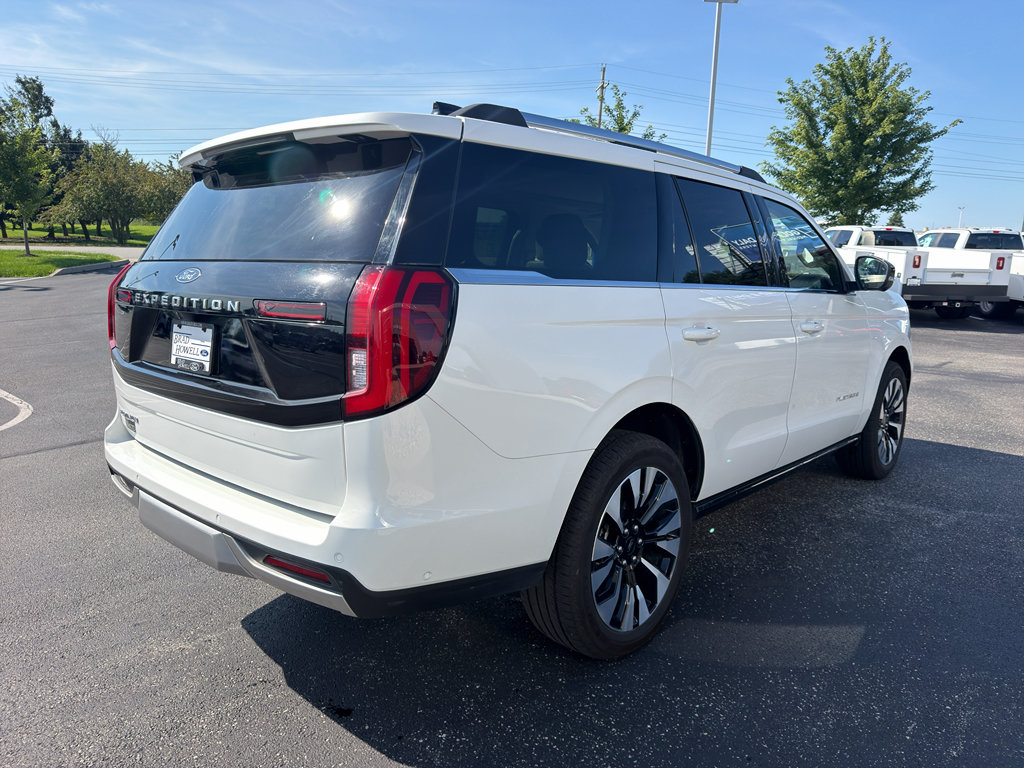 Used 2025 Ford Expedition Platinum w/ Driver's Package AWD/4WD image 6