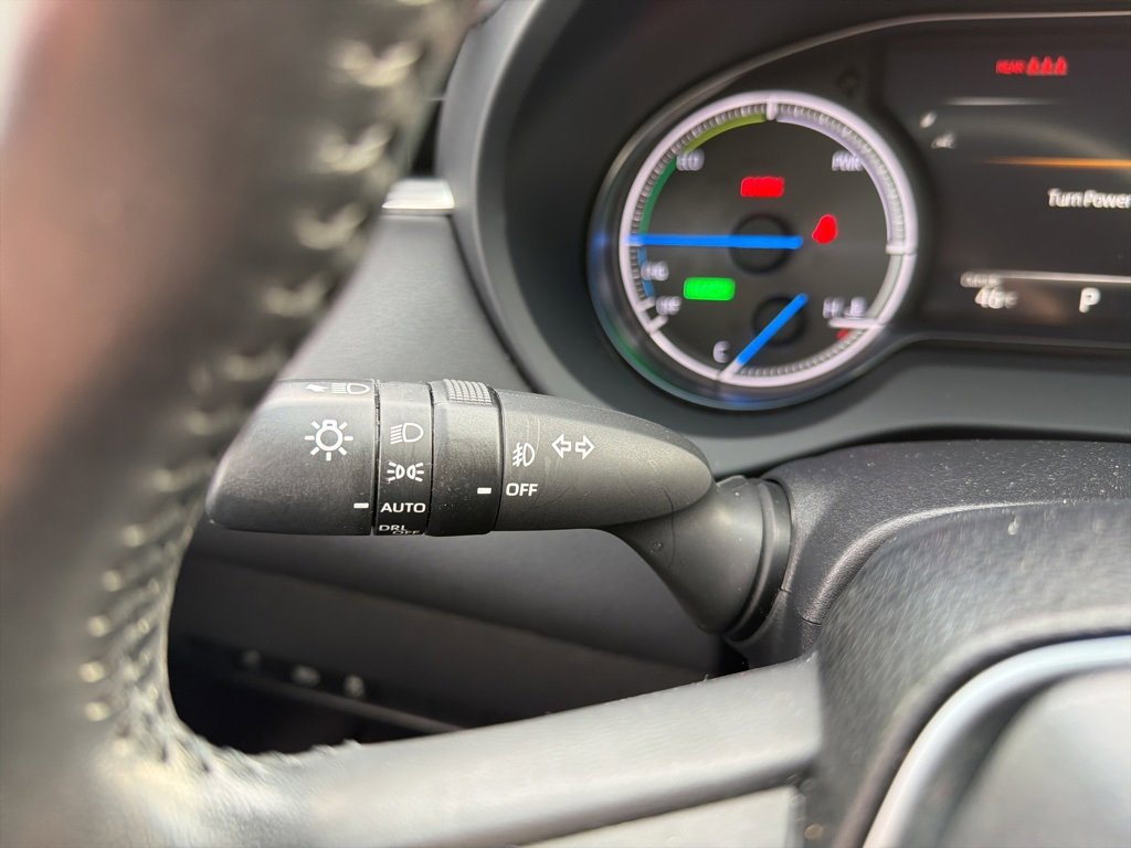 Used 2023 Toyota Venza XLE image 14