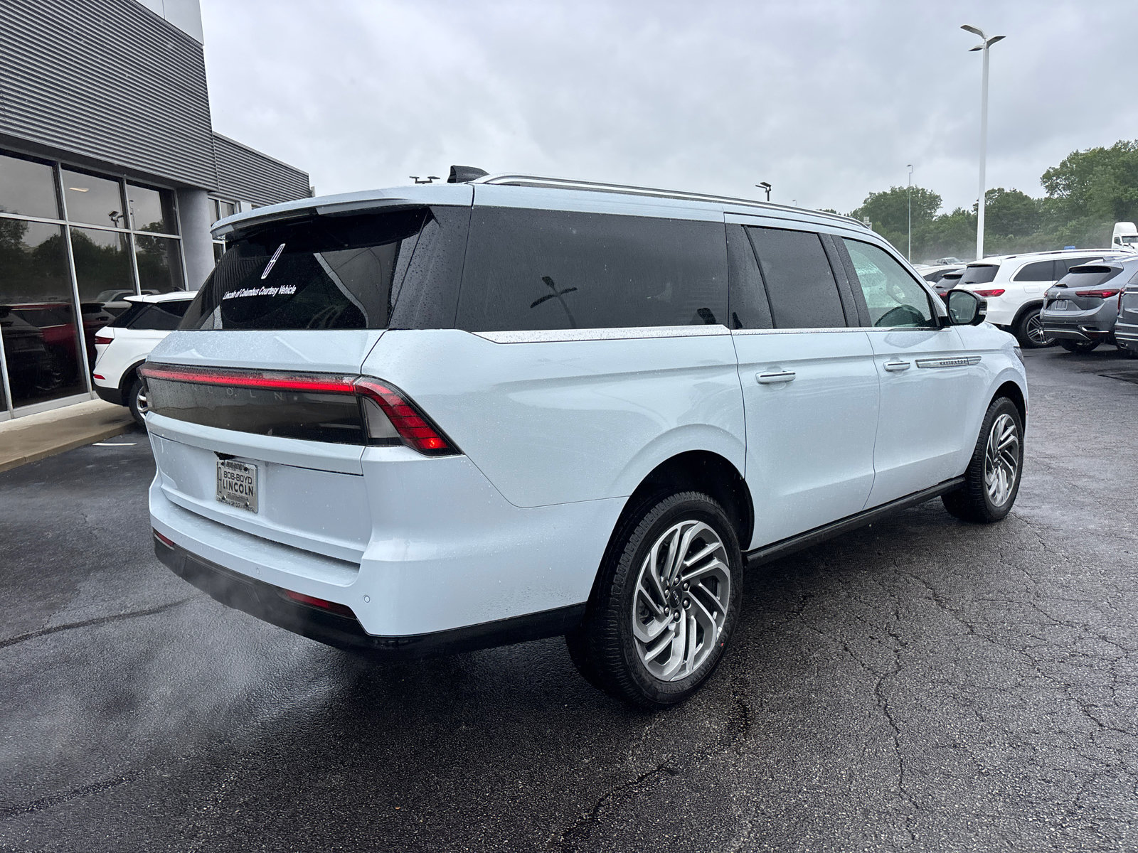 New 2026 Lincoln Navigator L Reserve AWD/4WD image 7