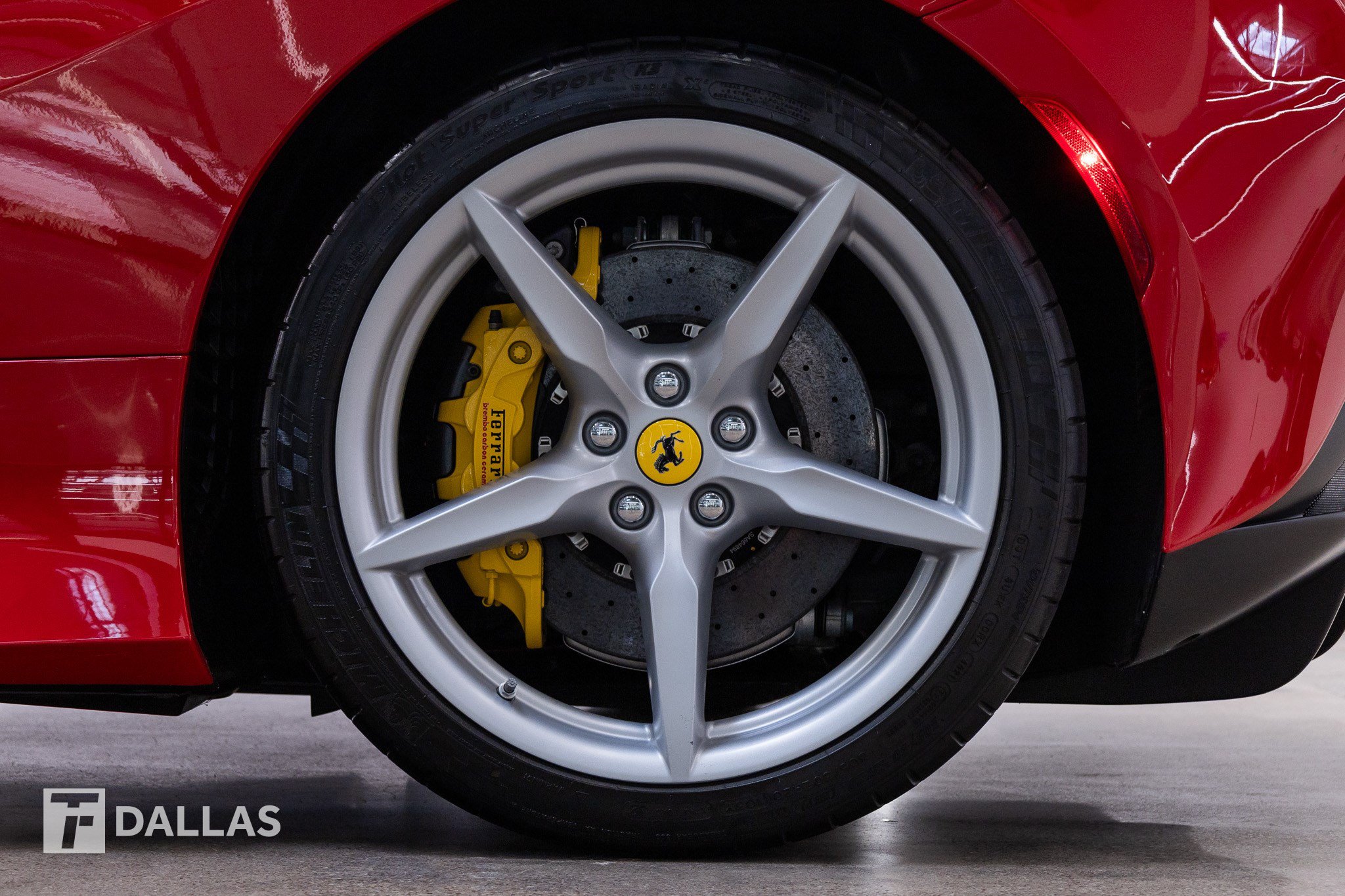 Used 2022 Ferrari F8 Tributo RWD image 3