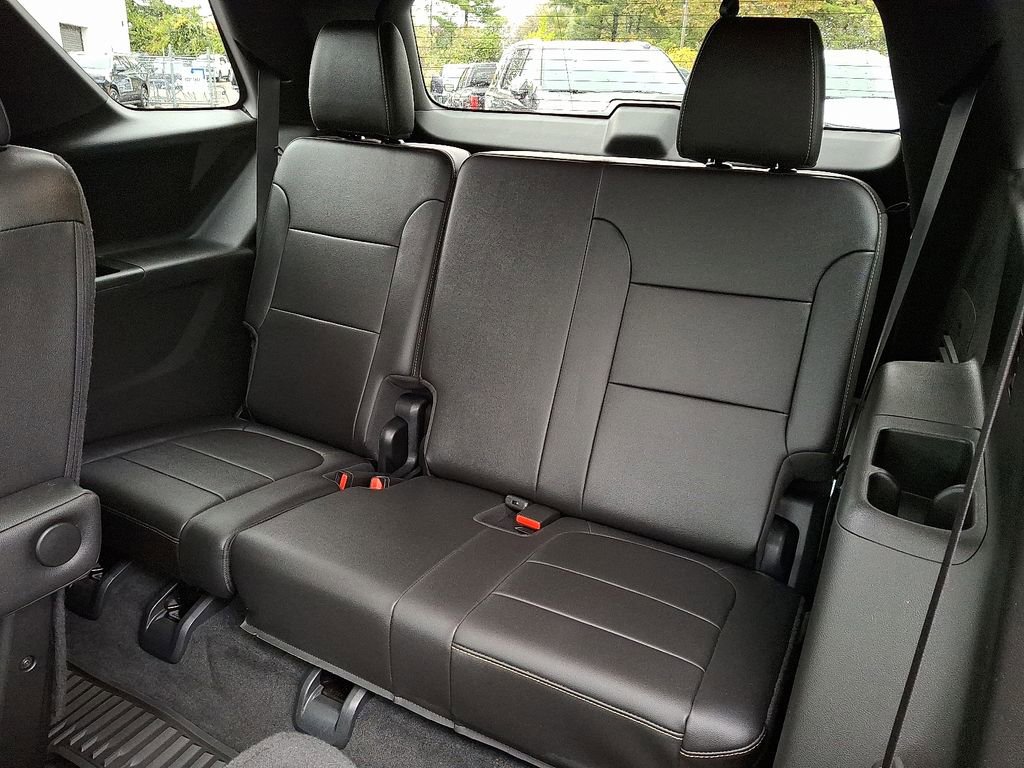 Used 2023 Chevrolet Traverse LT w/ LT Premium Package image 12