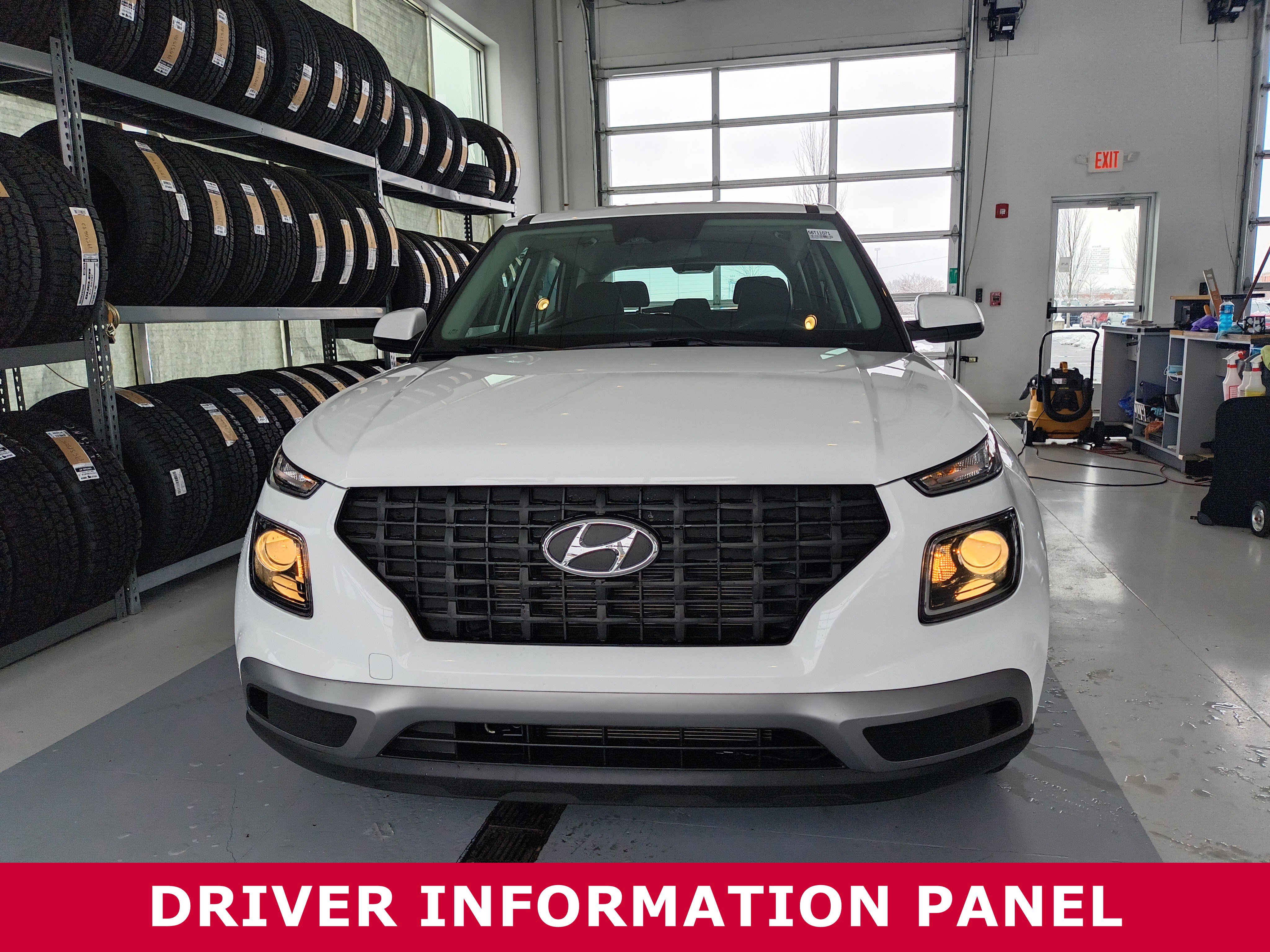 Used 2024 Hyundai Venue SE image 27