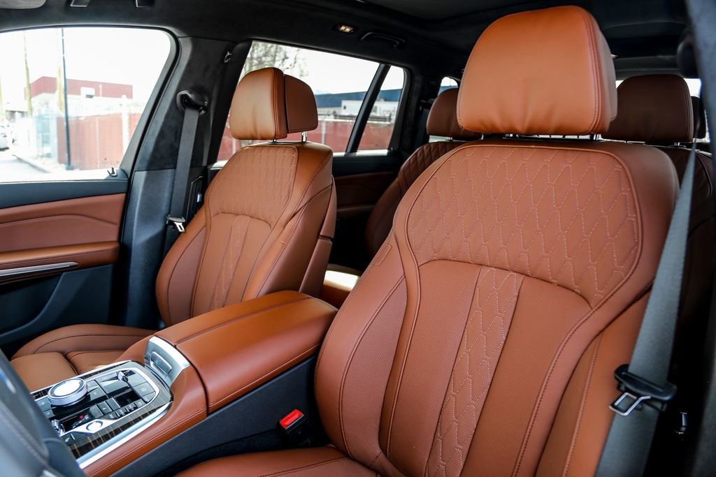 New 2026 BMW X7 xDrive40i w/ Executive Package image 21